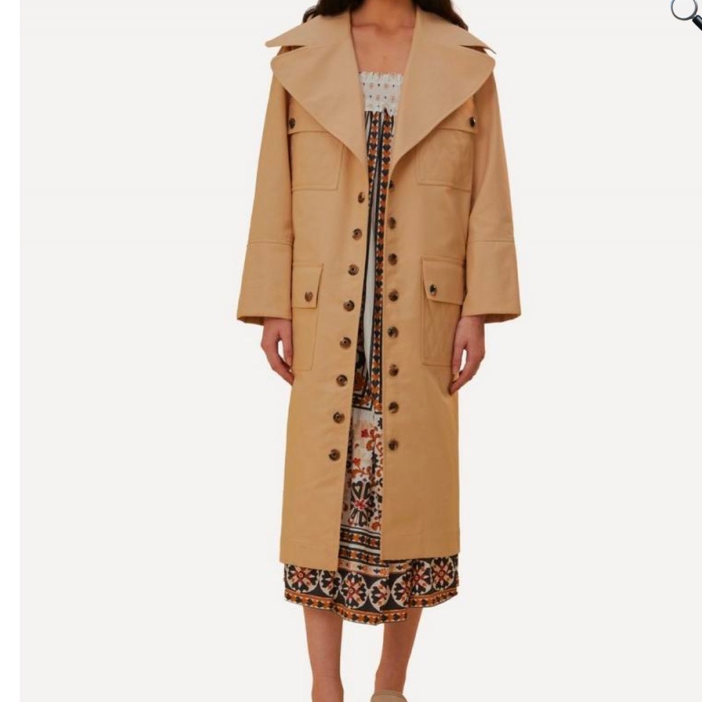 FARM RIO NUDE TRENCH COAT. Upper and lower pockets. Belt. NEW TAGS! S